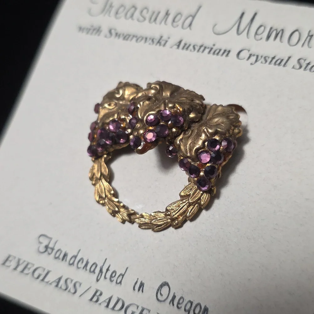Treasured Memories Eyeglass/Badge Holder, Handcrafted In‎ Oregan 2000s #1062